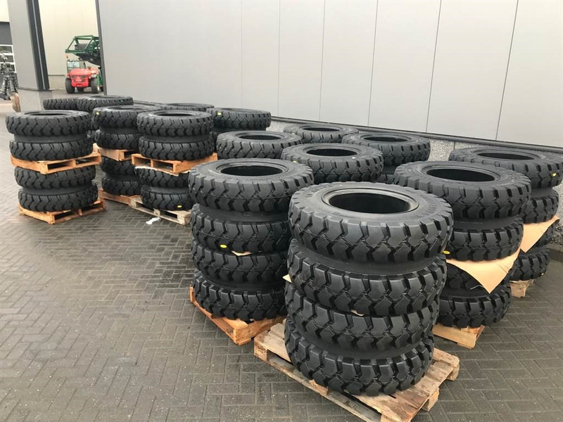 Trelleborg 12.00-20 Dual excavator solid-Tyre/Reifen/Banden - Banden en velgen voor Bouwmachine: afbeelding 1 Trelleborg 12.00-20 Dual excavator solid-Tyre/Reifen/Banden - Banden en velgen voor Bouwmachine: afbeelding 1