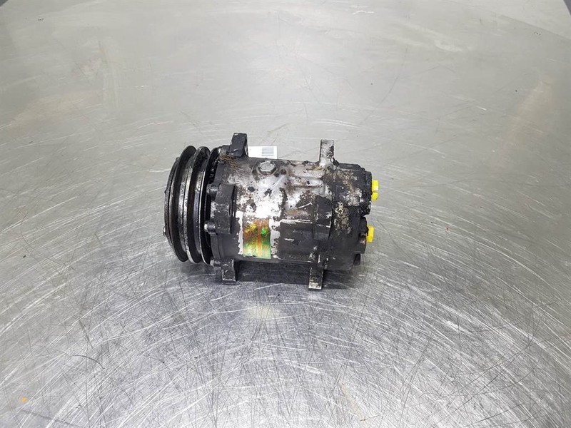 Volvo -Sanden SD7H15-Compressor/Kompressor/Aircopomp - Airco compressor voor Bouwmachine: afbeelding 2 Volvo -Sanden SD7H15-Compressor/Kompressor/Aircopomp - Airco compressor voor Bouwmachine: afbeelding 2