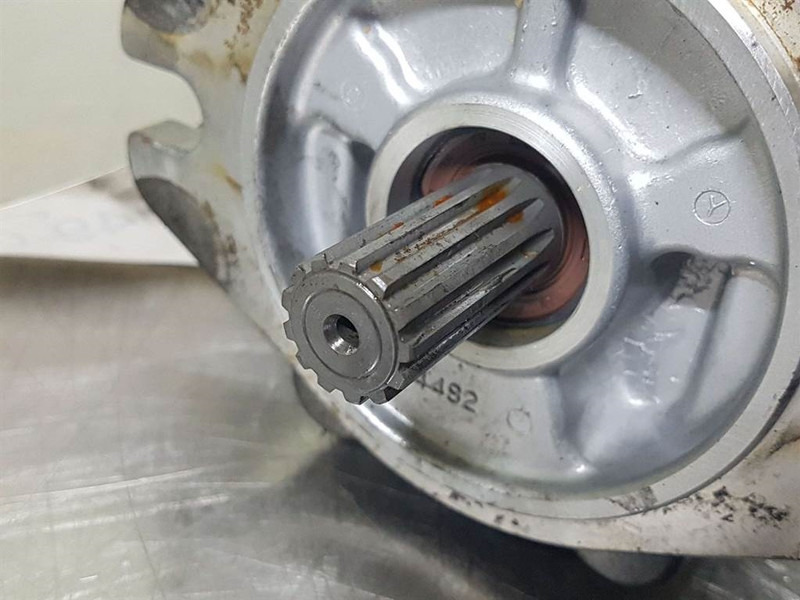 Yanmar V70 Speeder - Gearpump/Zahnradpumpe/Tandwielpomp - Hydraulica voor Bouwmachine: afbeelding 4 Yanmar V70 Speeder - Gearpump/Zahnradpumpe/Tandwielpomp - Hydraulica voor Bouwmachine: afbeelding 4