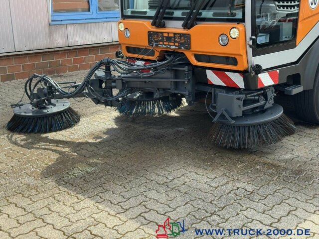 Bucher City Cat 5006 3Besen Sweeper 4 Radlenkung - Veegwagen: afbeelding 5 Bucher City Cat 5006 3Besen Sweeper 4 Radlenkung - Veegwagen: afbeelding 5