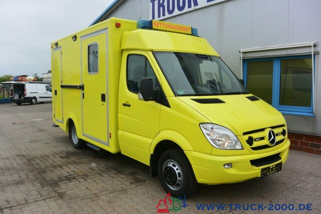 Mercedes-Benz Sprinter 516 CDI Intensiv- Rettung- Krankenwagen - Ambulance: afbeelding 1 Mercedes-Benz Sprinter 516 CDI Intensiv- Rettung- Krankenwagen - Ambulance: afbeelding 1