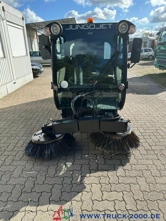 Nilfisk JungoJet3500 Winterdienst & Kehrmaschine - Veegwagen: afbeelding 5 Nilfisk JungoJet3500 Winterdienst & Kehrmaschine - Veegwagen: afbeelding 5