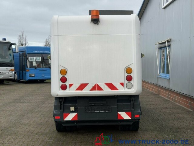 Ravo 540 3 Besensystem Sweeper + Sprühen 50 Km/h - Veegwagen: afbeelding 4 Ravo 540 3 Besensystem Sweeper + Sprühen 50 Km/h - Veegwagen: afbeelding 4