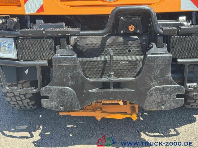 Unimog U300 4x4 Winterdienst Salzstreuer Zapfwelle - Vrachtwagen: afbeelding 3 Unimog U300 4x4 Winterdienst Salzstreuer Zapfwelle - Vrachtwagen: afbeelding 3