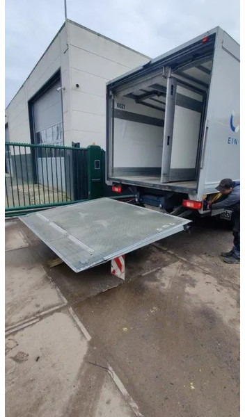 Dhollandia Laadklep / Achtersluitklep 2000 kg MBB / Palfinger / B.A.R. Cargolift - Laadklep: afbeelding 1 Dhollandia Laadklep / Achtersluitklep 2000 kg MBB / Palfinger / B.A.R. Cargolift - Laadklep: afbeelding 1