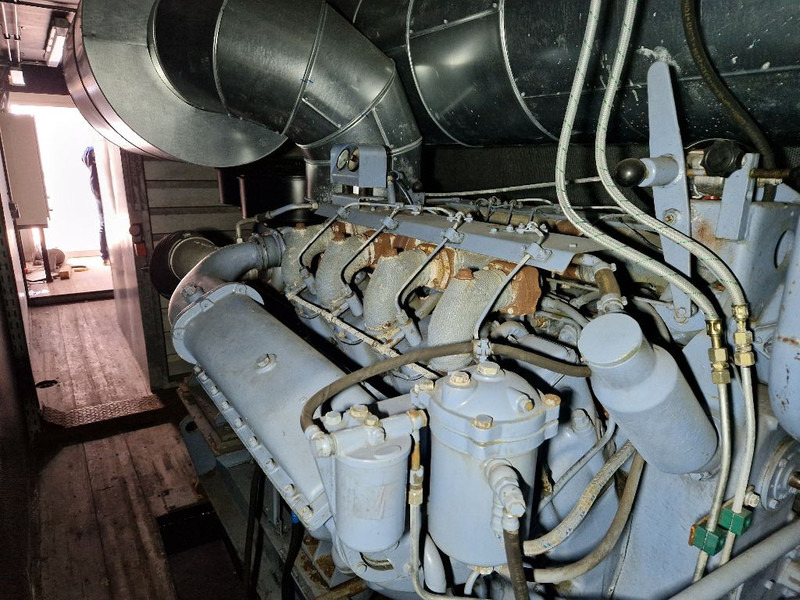 Hanomag HENSCHEL 8V1516AC - Industrie generator: afbeelding 3 Hanomag HENSCHEL 8V1516AC - Industrie generator: afbeelding 3