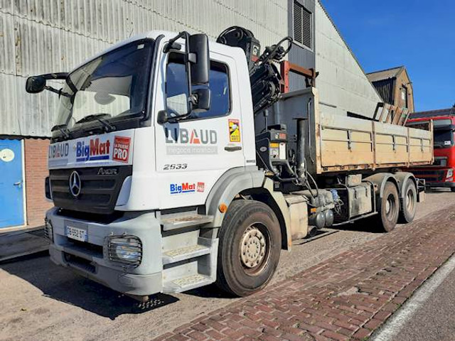 Mercedes-Benz 2633 6X4 - Kipper vrachtwagen: afbeelding 2 Mercedes-Benz 2633 6X4 - Kipper vrachtwagen: afbeelding 2