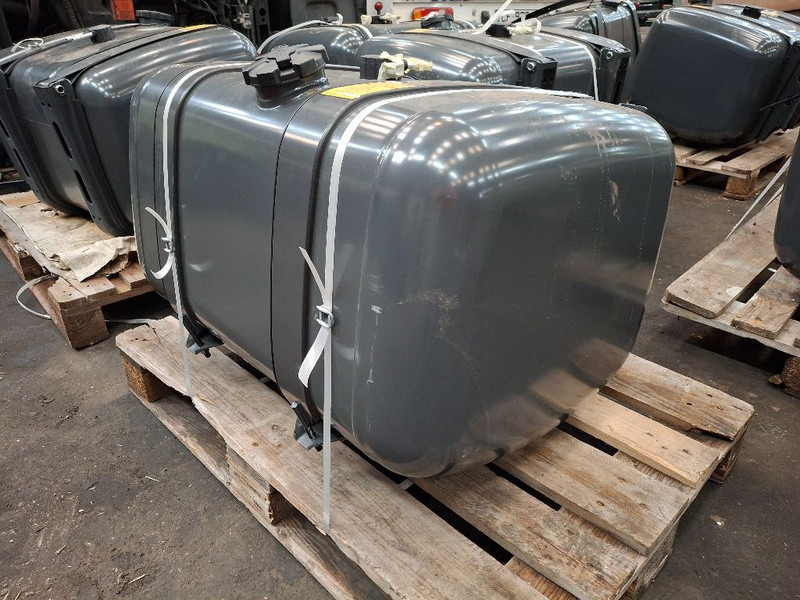 Mercedes-Benz 290L - Brandstoftank: afbeelding 4 Mercedes-Benz 290L - Brandstoftank: afbeelding 4
