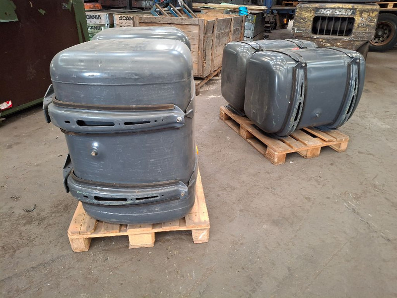 Mercedes-Benz 290L - Brandstoftank: afbeelding 2 Mercedes-Benz 290L - Brandstoftank: afbeelding 2