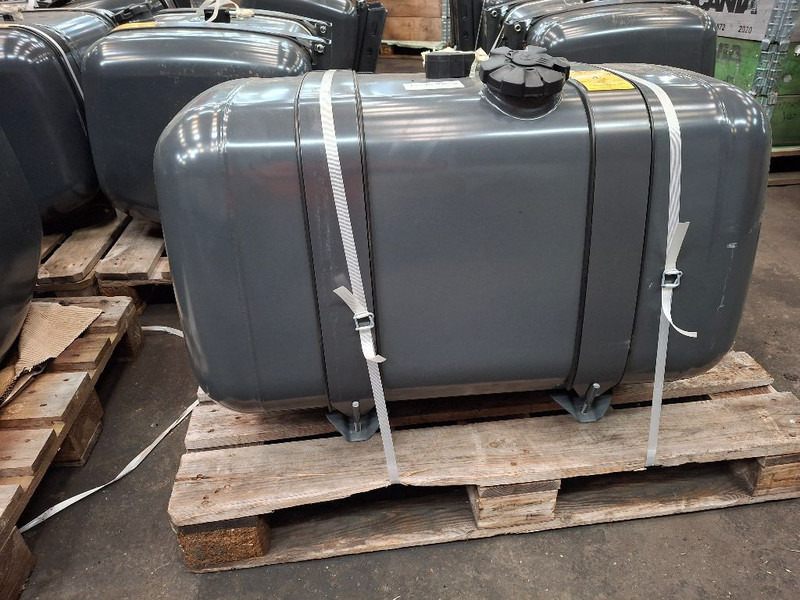 Mercedes-Benz 290L - Brandstoftank: afbeelding 3 Mercedes-Benz 290L - Brandstoftank: afbeelding 3