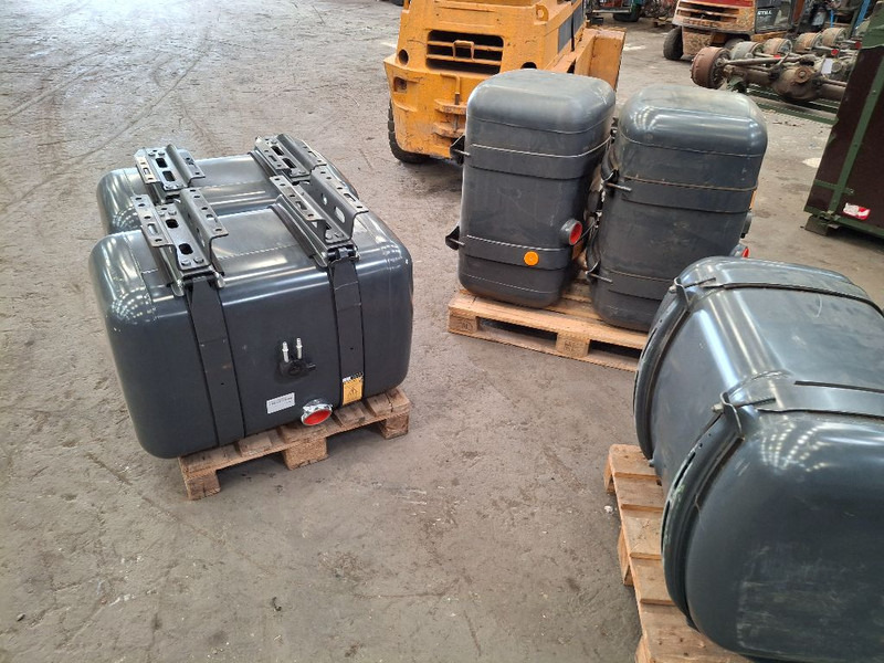 Mercedes-Benz 290L - Brandstoftank: afbeelding 4 Mercedes-Benz 290L - Brandstoftank: afbeelding 4