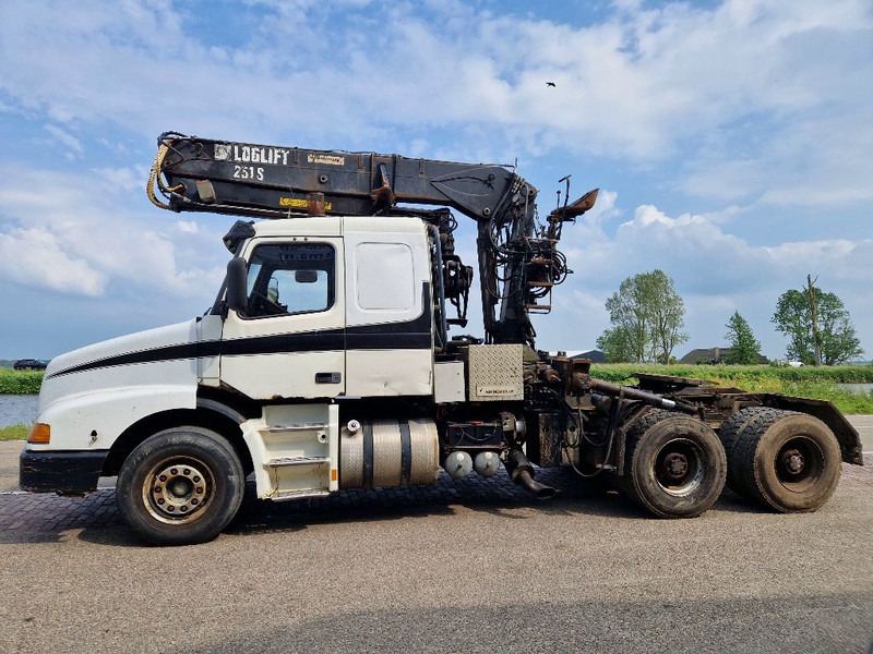 Volvo NH12.460 - Trekker: afbeelding 2 Volvo NH12.460 - Trekker: afbeelding 2