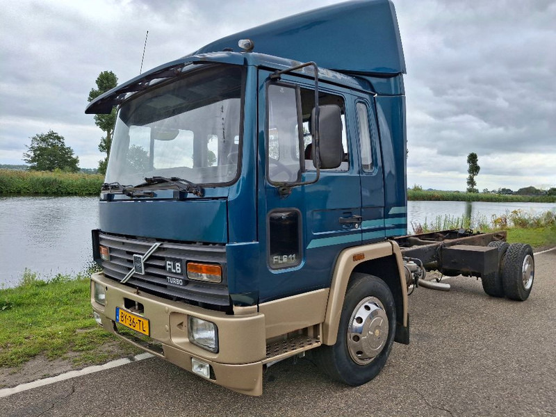 Volvo FL611 - Chassis vrachtwagen: afbeelding 1 Volvo FL611 - Chassis vrachtwagen: afbeelding 1