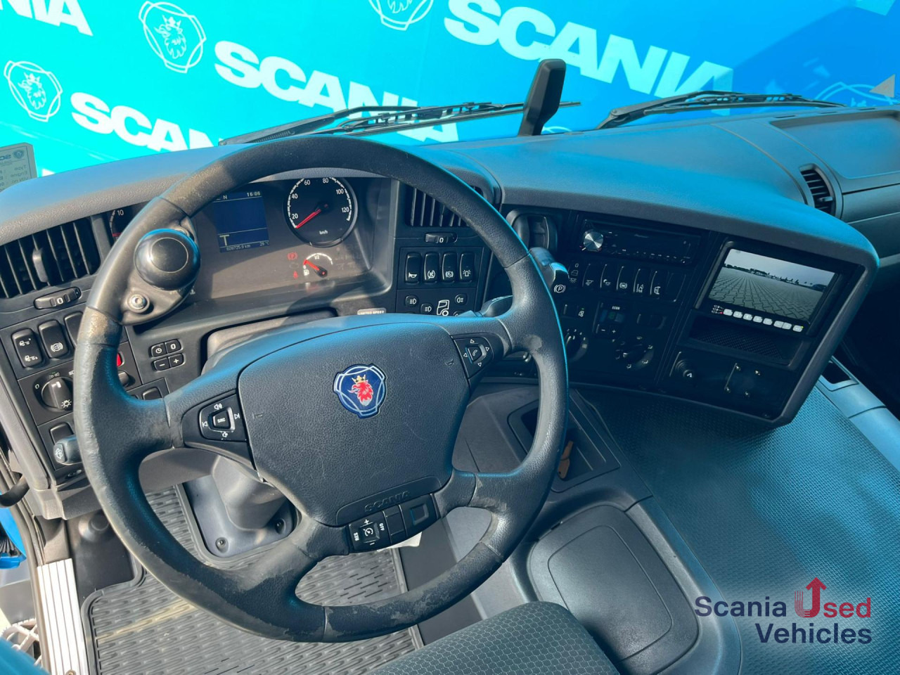 SCANIA P 250 DB4x2MNA AIRCO TAILLIFT 1.5T BOX 675X250X235 - Bakwagen: afbeelding 2 SCANIA P 250 DB4x2MNA AIRCO TAILLIFT 1.5T BOX 675X250X235 - Bakwagen: afbeelding 2