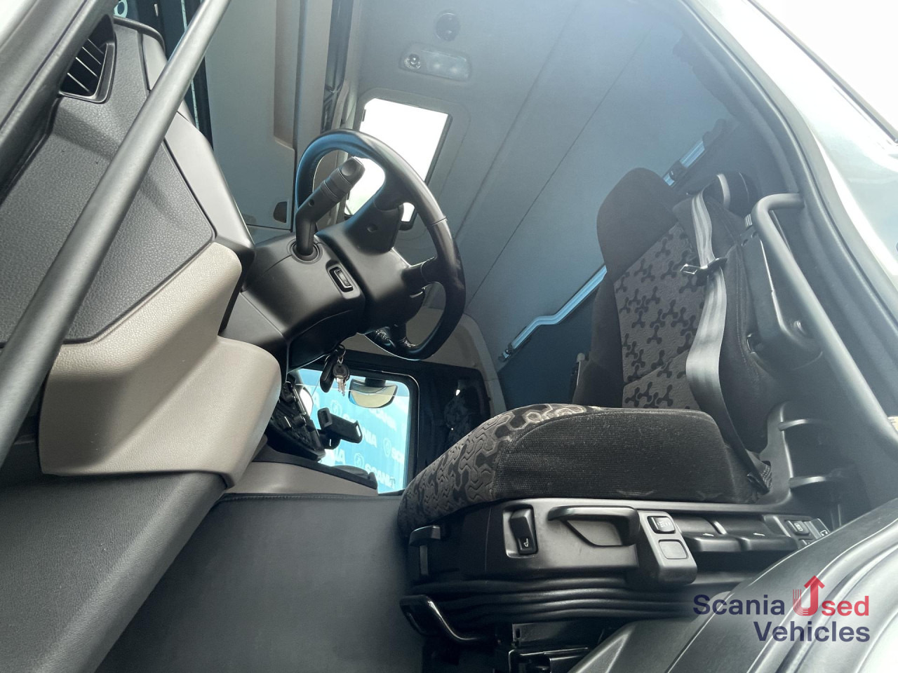 SCANIA G 320 A4x2LA DIFF LOCK NAVI CLIMA - Trekker: afbeelding 4 SCANIA G 320 A4x2LA DIFF LOCK NAVI CLIMA - Trekker: afbeelding 4
