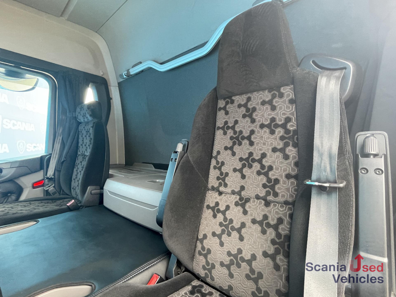 SCANIA G 320 A4x2LA DIFF LOCK NAVI CLIMA - Trekker: afbeelding 5 SCANIA G 320 A4x2LA DIFF LOCK NAVI CLIMA - Trekker: afbeelding 5