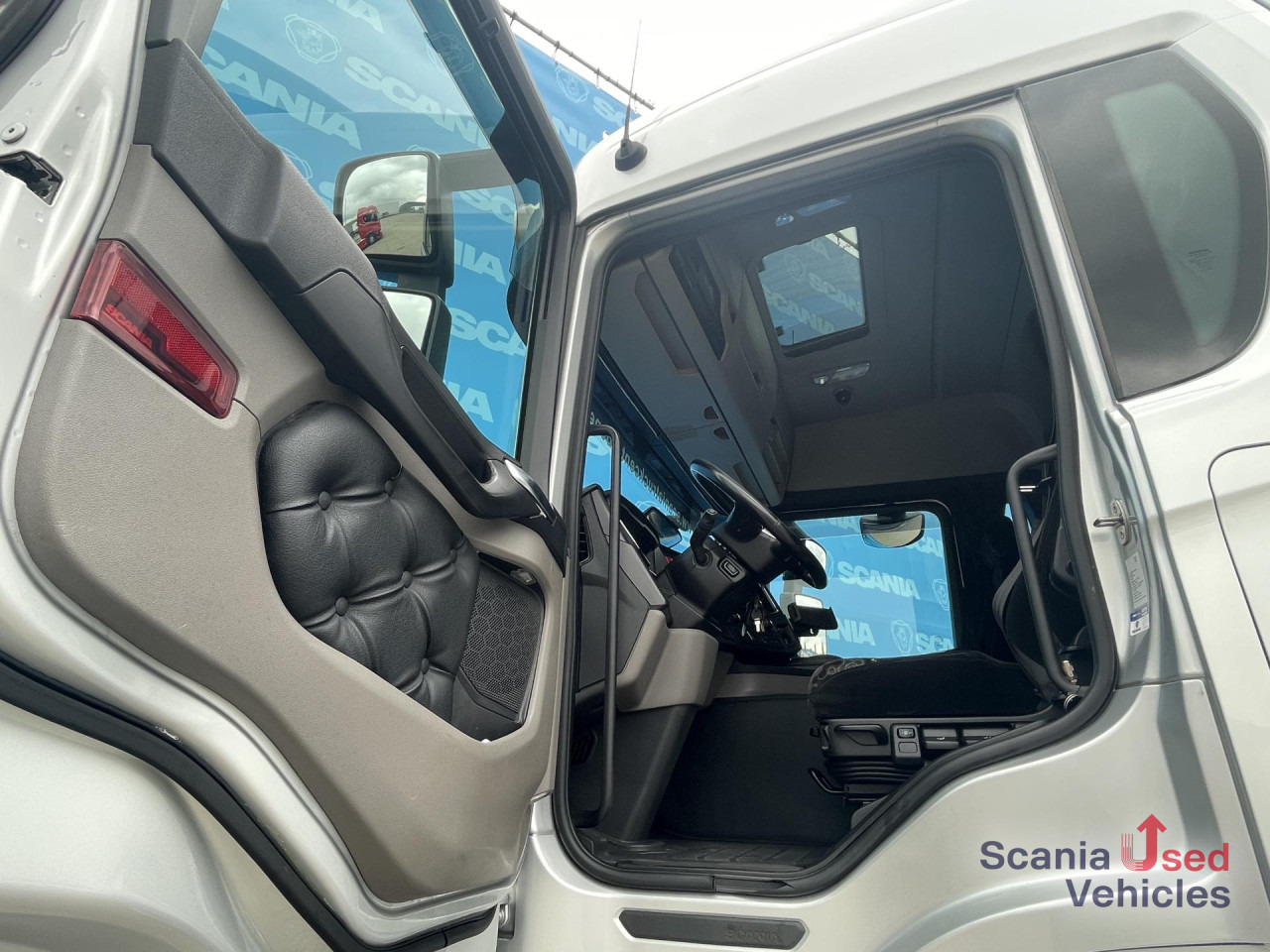 SCANIA G 320 A4x2LA DIFF LOCK NAVI CLIMA - Trekker: afbeelding 3 SCANIA G 320 A4x2LA DIFF LOCK NAVI CLIMA - Trekker: afbeelding 3