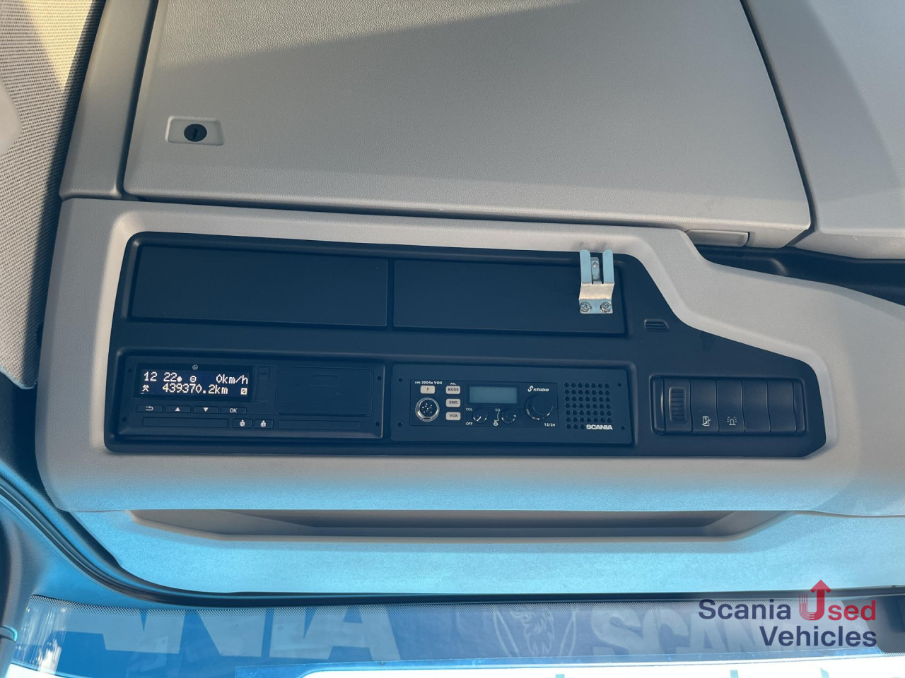 SCANIA R 450 A4x2NB RETARDER DIFF-L FULL AIR 8T P-AIRCO - Trekker: afbeelding 5 SCANIA R 450 A4x2NB RETARDER DIFF-L FULL AIR 8T P-AIRCO - Trekker: afbeelding 5
