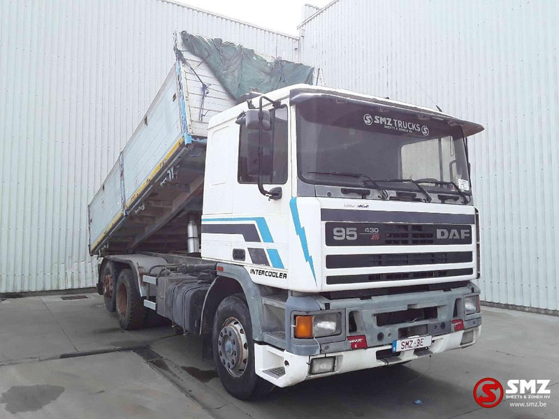 DAF 95 430 lames steel - Kipper vrachtwagen: afbeelding 1 DAF 95 430 lames steel - Kipper vrachtwagen: afbeelding 1