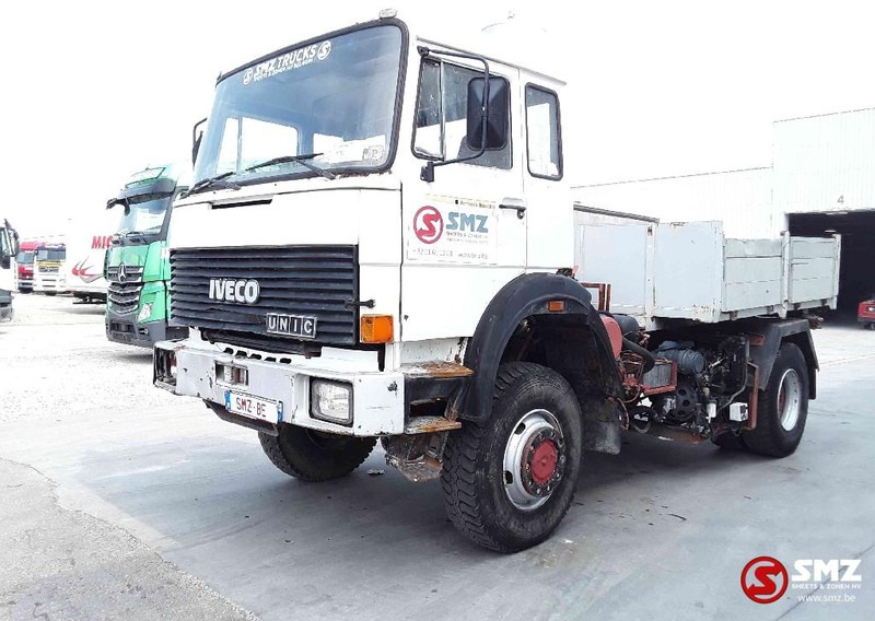 Iveco Magirus 190.32 4x4 tractor french -francais - Vrachtwagen met open laadbak: afbeelding 3 Iveco Magirus 190.32 4x4 tractor french -francais - Vrachtwagen met open laadbak: afbeelding 3
