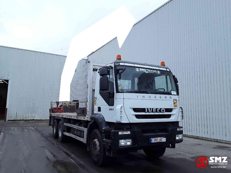 Iveco Trakker 360 6x4 manual chassis - Vrachtwagen met open laadbak, Kraanwagen: afbeelding 1 Iveco Trakker 360 6x4 manual chassis - Vrachtwagen met open laadbak, Kraanwagen: afbeelding 1