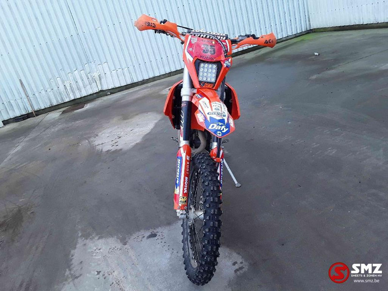 KTM KTM 250 - Motorfiets: afbeelding 2 KTM KTM 250 - Motorfiets: afbeelding 2