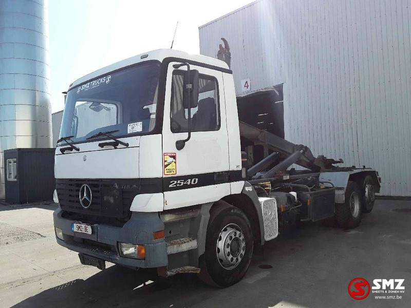 Mercedes-Benz Actros 2540 6x2 francais - Containertransporter/ Wissellaadbak vrachtwagen: afbeelding 3 Mercedes-Benz Actros 2540 6x2 francais - Containertransporter/ Wissellaadbak vrachtwagen: afbeelding 3