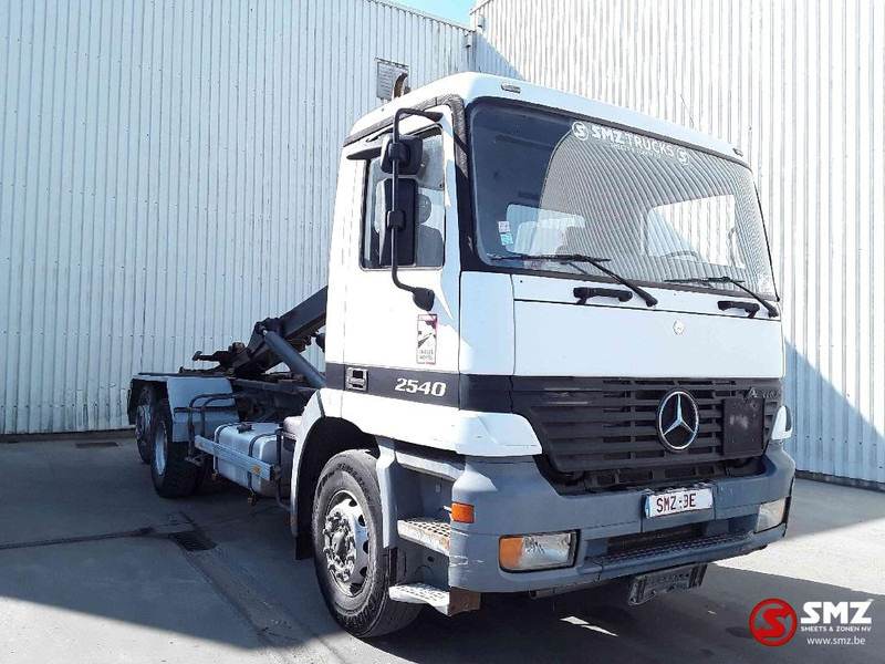 Mercedes-Benz Actros 2540 6x2 francais - Containertransporter/ Wissellaadbak vrachtwagen: afbeelding 1 Mercedes-Benz Actros 2540 6x2 francais - Containertransporter/ Wissellaadbak vrachtwagen: afbeelding 1
