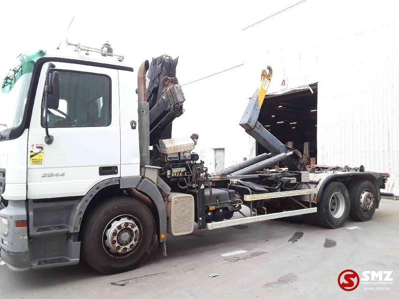 Mercedes-Benz Actros 2544 hiab 102.2 remote hook retarder - Containertransporter/ Wissellaadbak vrachtwagen, Kraanwagen: afbeelding 5 Mercedes-Benz Actros 2544 hiab 102.2 remote hook retarder - Containertransporter/ Wissellaadbak vrachtwagen, Kraanwagen: afbeelding 5