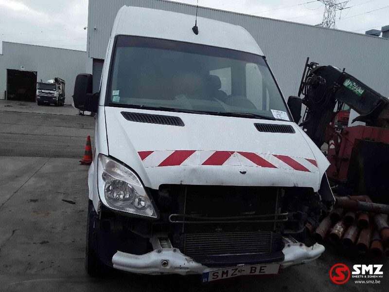 Mercedes-Benz Sprinter 311 accident - Bestelwagen gesloten laadbak: afbeelding 2 Mercedes-Benz Sprinter 311 accident - Bestelwagen gesloten laadbak: afbeelding 2
