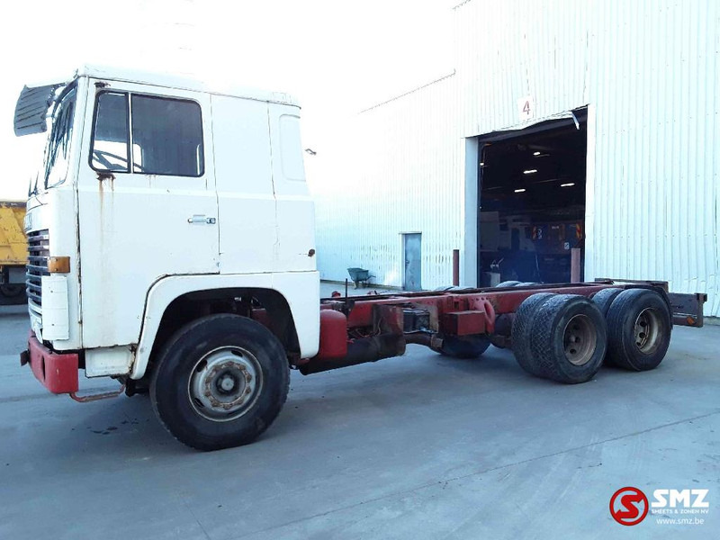 Scania 111 6x2 super lames - Chassis vrachtwagen: afbeelding 5 Scania 111 6x2 super lames - Chassis vrachtwagen: afbeelding 5