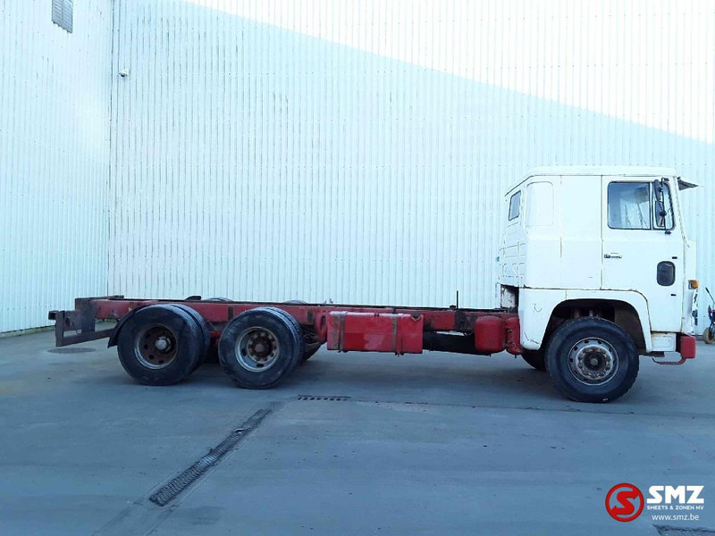 Scania 111 6x2 super lames - Chassis vrachtwagen: afbeelding 4 Scania 111 6x2 super lames - Chassis vrachtwagen: afbeelding 4