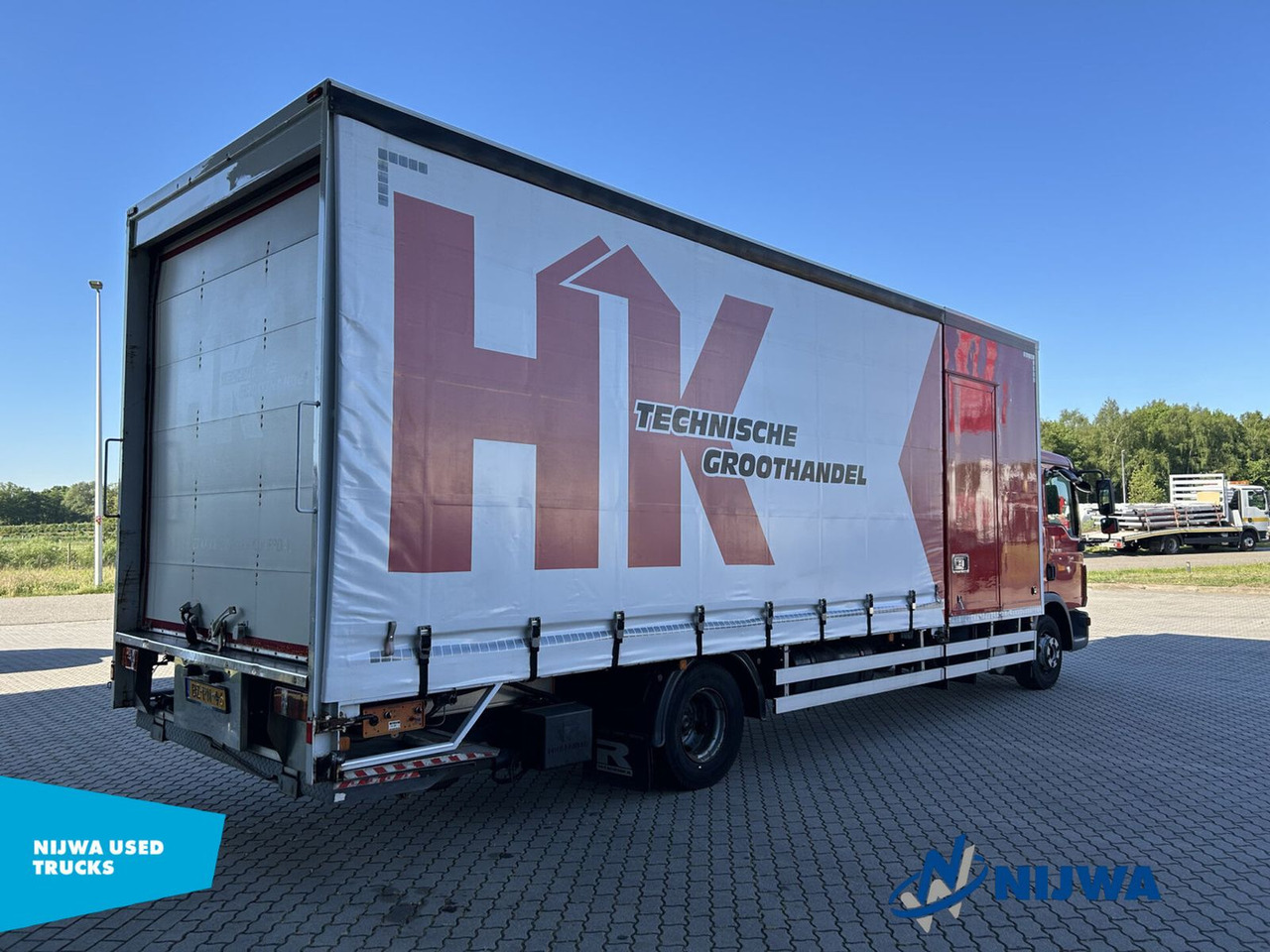 MAN TGL 12.180 4x2 Roldeur + Laadklep - Schuifzeilen vrachtwagen: afbeelding 3 MAN TGL 12.180 4x2 Roldeur + Laadklep - Schuifzeilen vrachtwagen: afbeelding 3
