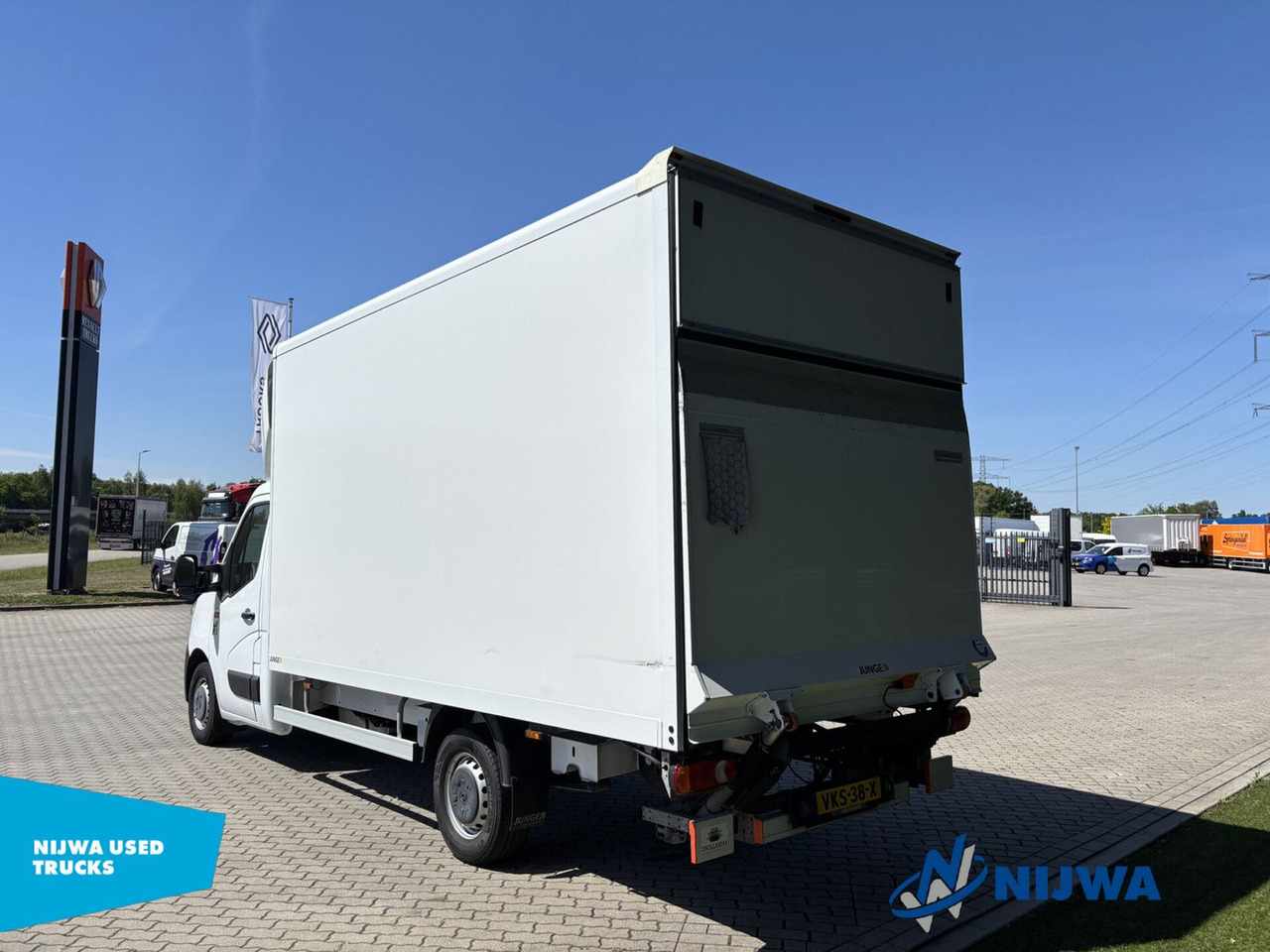Renault Master T35 145 Laadklep + Airco - Chassis vrachtwagen: afbeelding 4 Renault Master T35 145 Laadklep + Airco - Chassis vrachtwagen: afbeelding 4