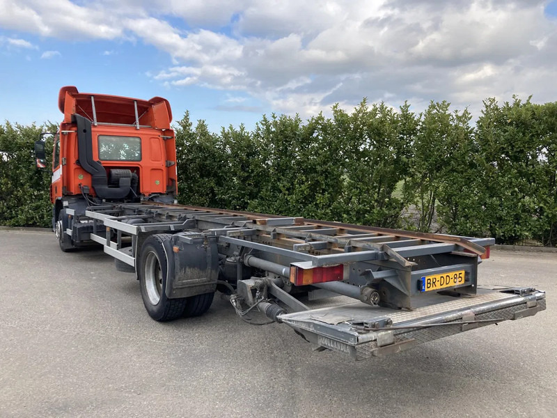 DAF CF65.180 Euro3 Manual / Laadklep - Chassis vrachtwagen: afbeelding 3 DAF CF65.180 Euro3 Manual / Laadklep - Chassis vrachtwagen: afbeelding 3