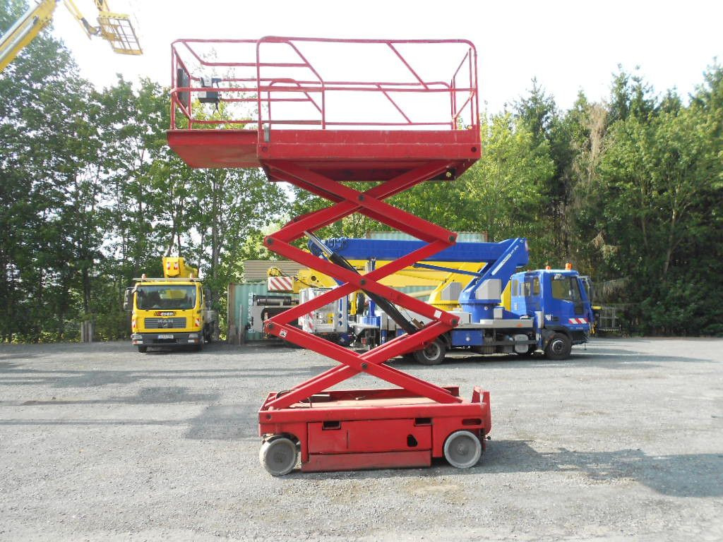 Haulotte Haulotte Compact 8W, AH 8 m - Schaarlift: afbeelding 5 Haulotte Haulotte Compact 8W, AH 8 m - Schaarlift: afbeelding 5