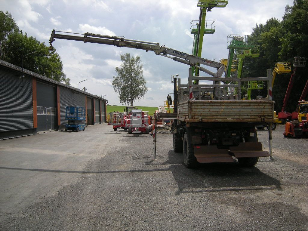 Mercedes-Benz Unimog U1250 mit Kran MKG 105 - Kipper bestelwagen: afbeelding 4 Mercedes-Benz Unimog U1250 mit Kran MKG 105 - Kipper bestelwagen: afbeelding 4