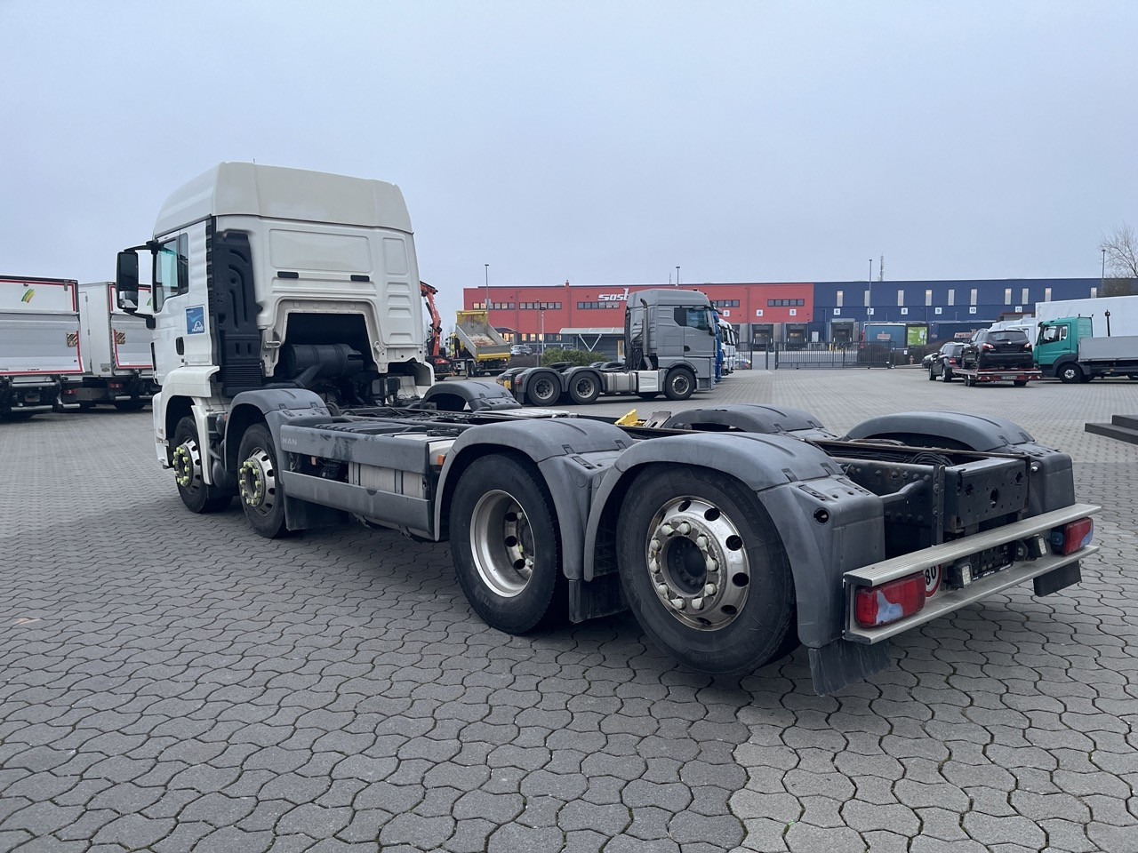 MAN TGS 35.440 8x2 Fahrgestell Intarder - Chassis vrachtwagen: afbeelding 3 MAN TGS 35.440 8x2 Fahrgestell Intarder - Chassis vrachtwagen: afbeelding 3