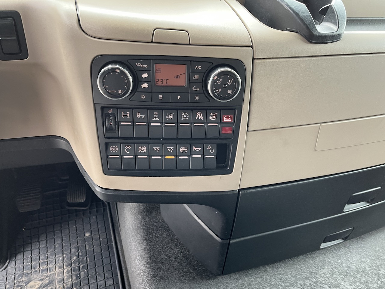 MAN TGX 26.500 6x2 Fahrgestell Lenk-Liftachse AHK - Chassis vrachtwagen: afbeelding 2 MAN TGX 26.500 6x2 Fahrgestell Lenk-Liftachse AHK - Chassis vrachtwagen: afbeelding 2