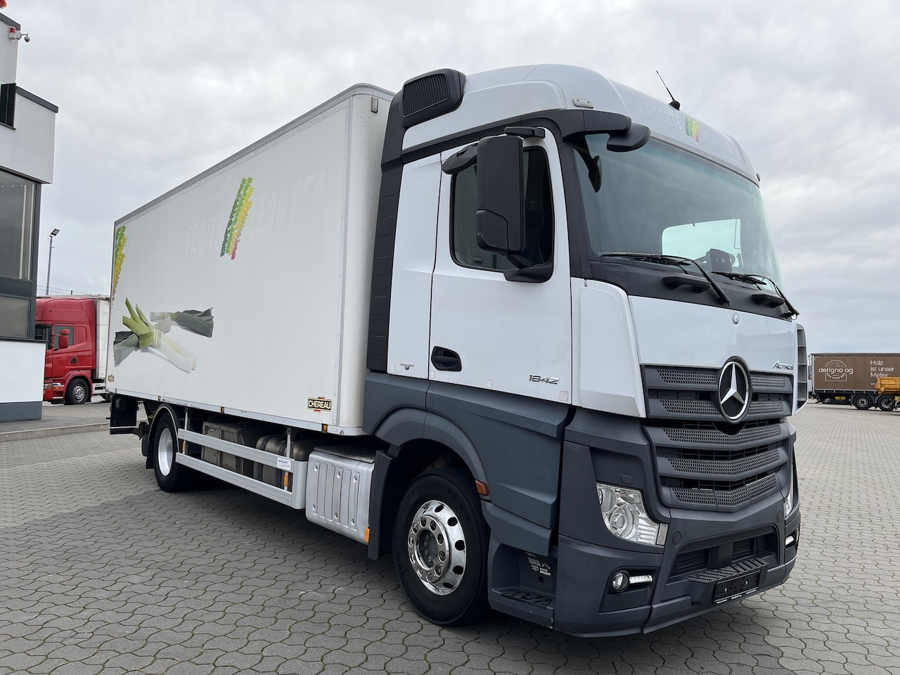 Koelwagen vrachtwagen Mercedes-Benz 1842 4x2 LBW Kühlung Flüssigstickstoff GAS: afbeelding 13 Koelwagen vrachtwagen Mercedes-Benz 1842 4x2 LBW Kühlung Flüssigstickstoff GAS: afbeelding 13