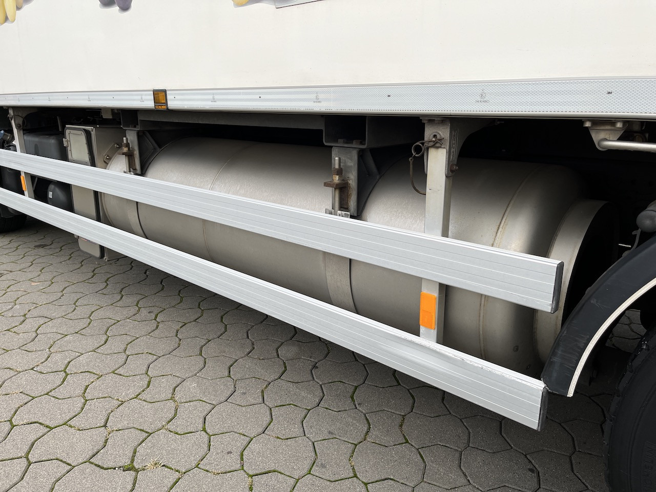 Koelwagen vrachtwagen Mercedes-Benz 1842 4x2 LBW Kühlung Flüssigstickstoff GAS: afbeelding 6 Koelwagen vrachtwagen Mercedes-Benz 1842 4x2 LBW Kühlung Flüssigstickstoff GAS: afbeelding 6