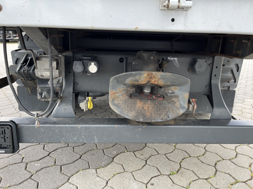 Mercedes-Benz Atego 823 4x2 AHK Hebezug Seilzug Brennholz - Bestelwagen open laadbak: afbeelding 5 Mercedes-Benz Atego 823 4x2 AHK Hebezug Seilzug Brennholz - Bestelwagen open laadbak: afbeelding 5