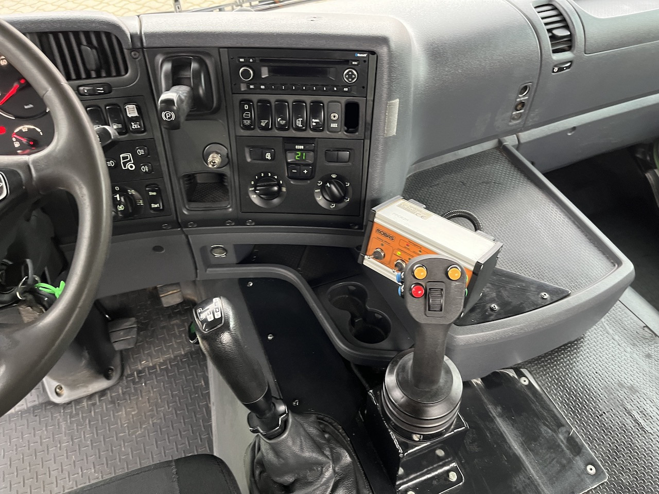 Scania G 450 8x4 Trösch Abrollkipper - Haakarmsysteem vrachtwagen: afbeelding 4 Scania G 450 8x4 Trösch Abrollkipper - Haakarmsysteem vrachtwagen: afbeelding 4