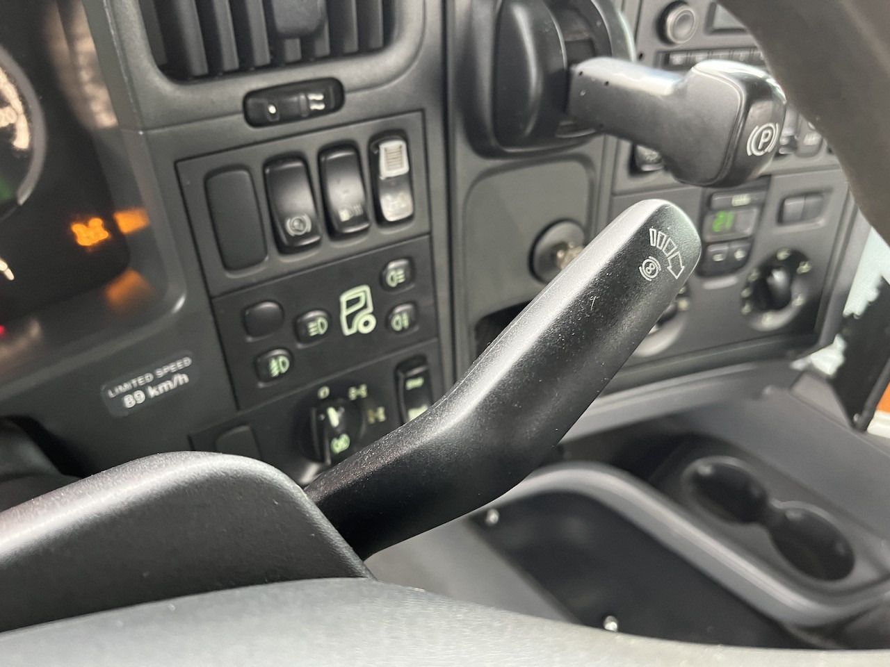 Scania G 450 8x4 Trösch Abrollkipper - Haakarmsysteem vrachtwagen: afbeelding 3 Scania G 450 8x4 Trösch Abrollkipper - Haakarmsysteem vrachtwagen: afbeelding 3