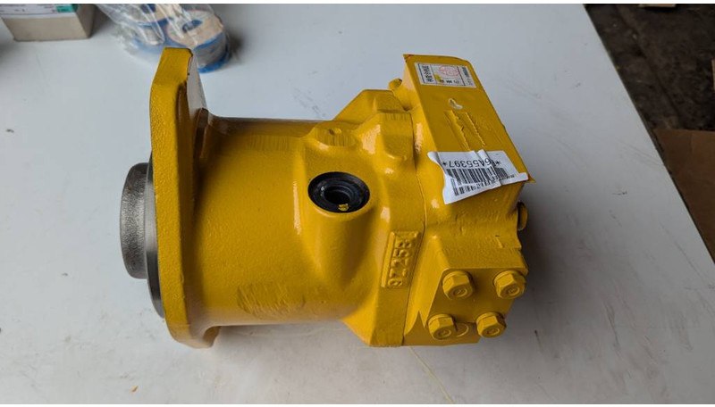 Komatsu D65PX-15 - HYDRAULIC MOTOR ASSY - 708-7L-00040 - Bulldozer: afbeelding 1 Komatsu D65PX-15 - HYDRAULIC MOTOR ASSY - 708-7L-00040 - Bulldozer: afbeelding 1