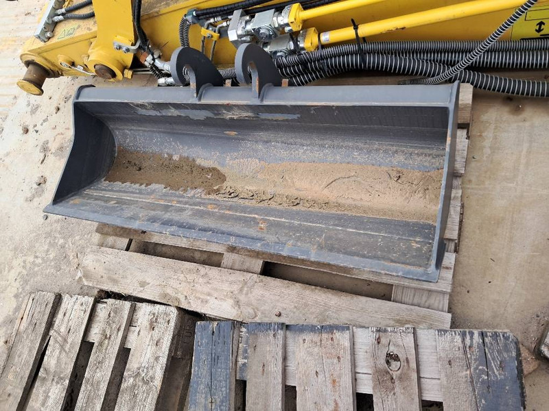 Komatsu PC24MR-5 NEW BUCKET SET + QC - Bak voor Bouwmachine: afbeelding 2 Komatsu PC24MR-5 NEW BUCKET SET + QC - Bak voor Bouwmachine: afbeelding 2