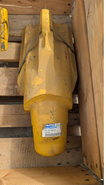 Komatsu PC800 ADAPTER 209-70-44270 K130385CC - Bak voor Bouwmachine: afbeelding 1 Komatsu PC800 ADAPTER 209-70-44270 K130385CC - Bak voor Bouwmachine: afbeelding 1