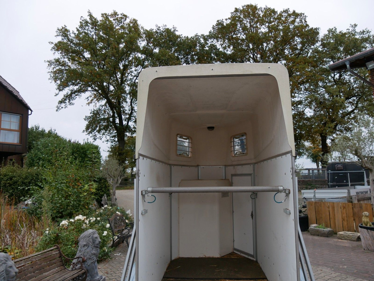 Blomert 1,5 Pferde Holz Poly - Veewagen aanhangwagen: afbeelding 3 Blomert 1,5 Pferde Holz Poly - Veewagen aanhangwagen: afbeelding 3