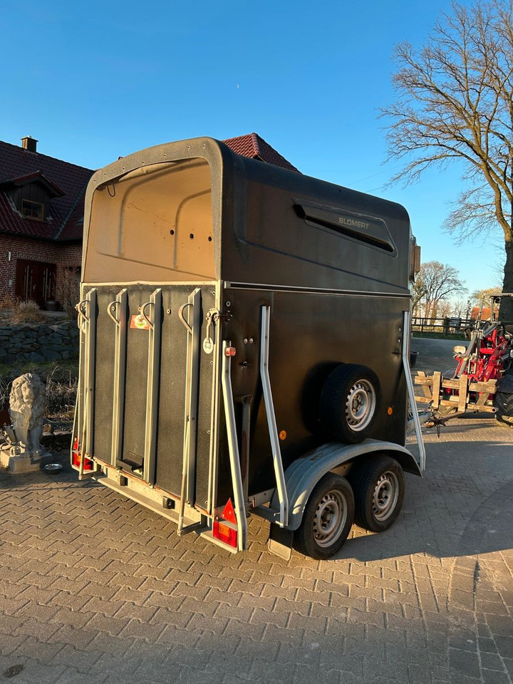 Blomert Vollpoly 2 Pferde mit Sattelkammer - Paardentrailer: afbeelding 5 Blomert Vollpoly 2 Pferde mit Sattelkammer - Paardentrailer: afbeelding 5