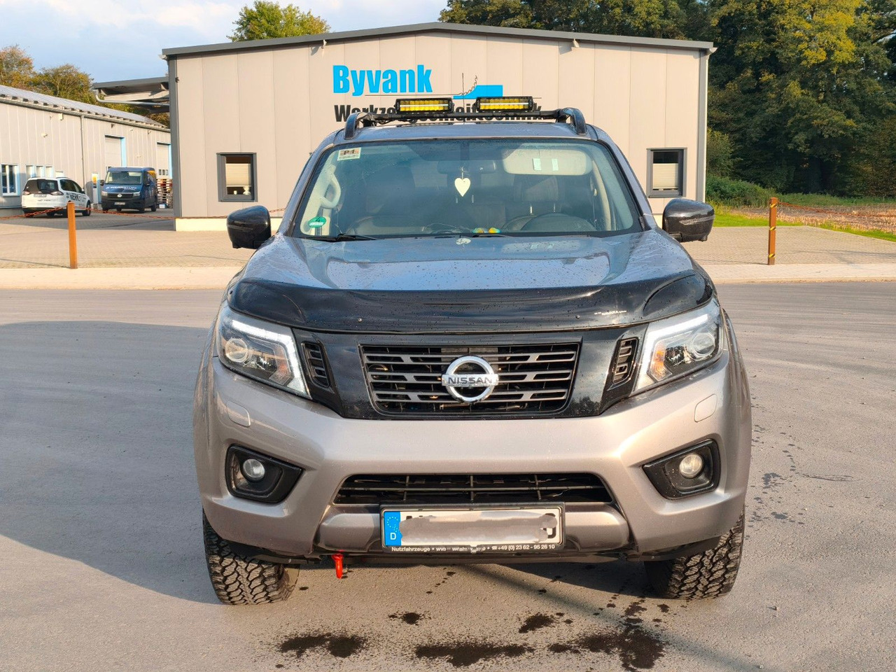 Nissan Navara NP300 N-Guard Double Cab 4x4 - SUV: afbeelding 2 Nissan Navara NP300 N-Guard Double Cab 4x4 - SUV: afbeelding 2